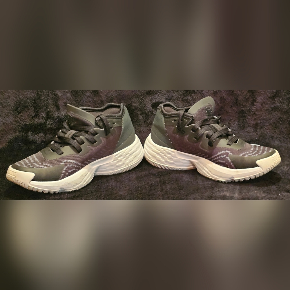 Adidas 12K Kids Athletic Shoes - Picture 3 of 9
